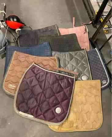 Pesua vailla olevia huopia iso könttä pony, cob ja full, este- ja kouluhuopia Lohja