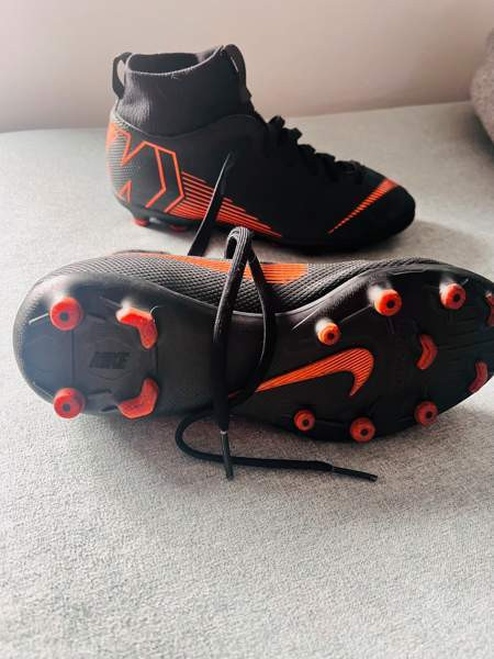 Nike nappikset koko 34 Pirkkala - изображение 2