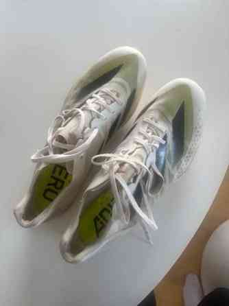 Adidas piikkarit Joensuu