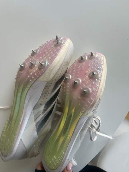 Adidas piikkarit Joensuu - valokuva 3