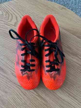 Adidaksen nappikset koko 33 Вааса