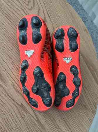 Adidaksen nappikset koko 33 Вааса