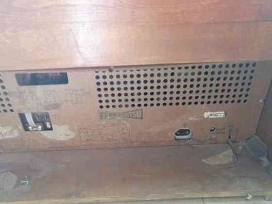 Vanha levysoitinradio yhdistelmä Vantaa