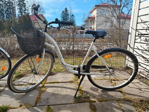 Solifer naisten kaupunkipyörä Jaervenpaeae – foto 1