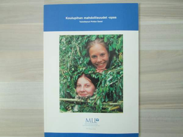 Koulupihan mahdollisuudet -opas Turku - valokuva 1