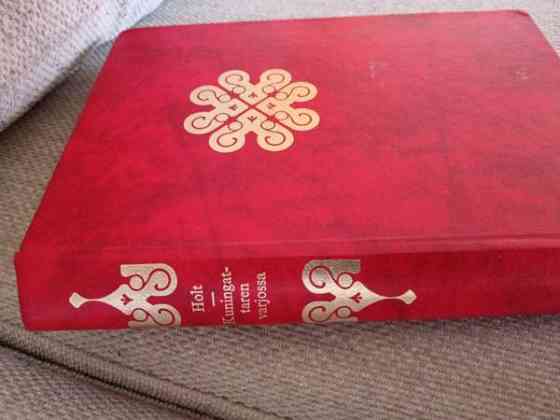 4 kirjaa, kaunokirjallisuus. Lahti