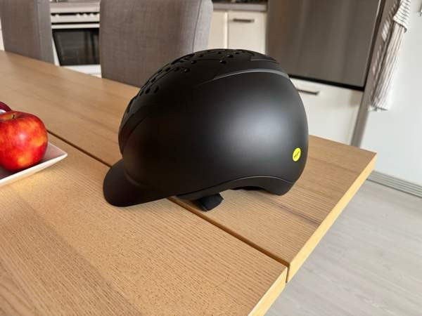 Y/ELM+ mallin ratsastuskypärä, koko 54-58cm(säädettävä) Kempele – foto 1