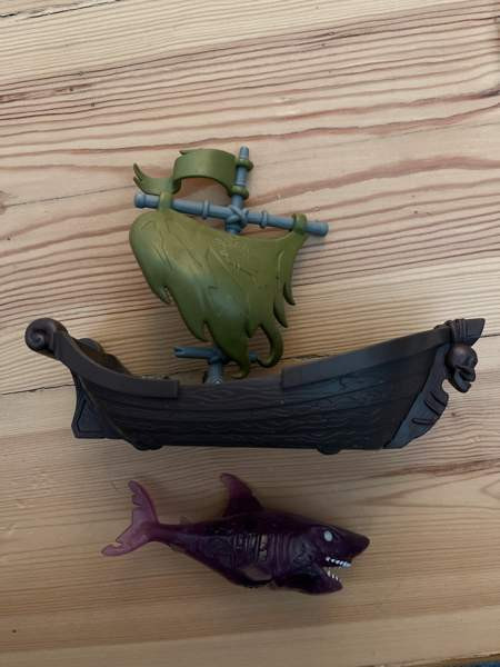 Pirates of the Caribbean laiva ja figuureita Helsinki - valokuva 4