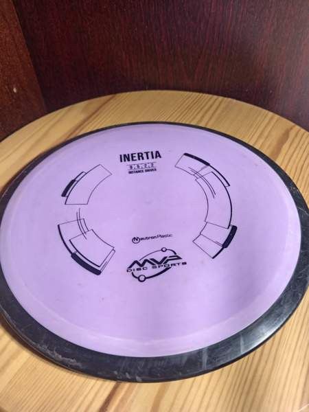 MVP disc Inertia (Neutron plastic) Distance driver 9/5/-2/2 Kirkkonummi – foto 1