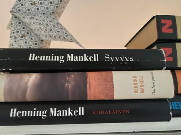 Henning Mankell kirjoja Järvenpää - valokuva 3