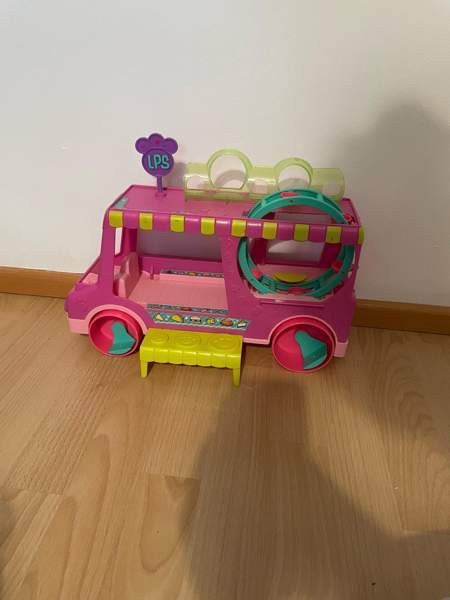 Pet shop auto ja talot Joensuu – foto 1