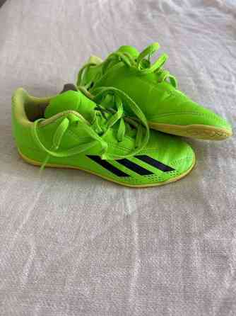 Adidas lasten futsal jalkapallo kengät koko 31 Helsinki