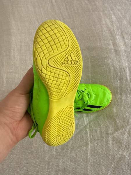 Adidas lasten futsal jalkapallo kengät koko 31 Helsinki – foto 3