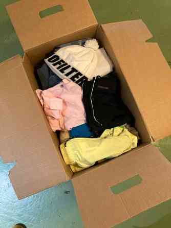 Vaatteita Teiniikäinen Muotitietoinen Parfyymi Helsinki