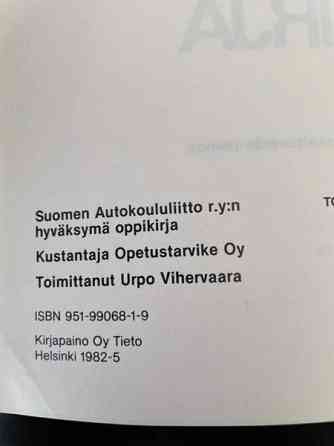 Autokoulun Oppikirja v. 1982 Helsinki