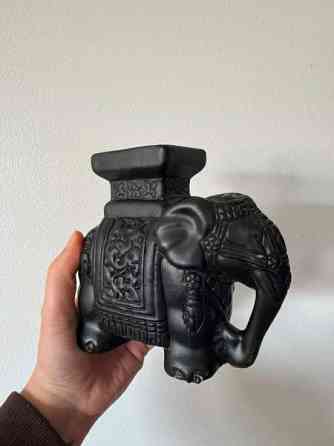 Keraaminen norsu Tuusula