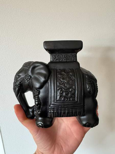 Keraaminen norsu Tuusula - valokuva 2