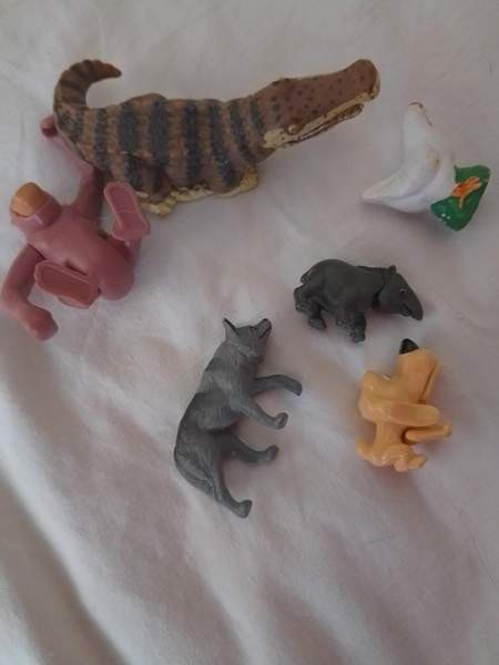 Pieniä eläin hahmoja Tuusula - photo 1