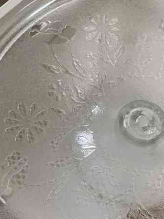 Lasinen tarjoulautanen kukkakuvioilla Rovaniemi