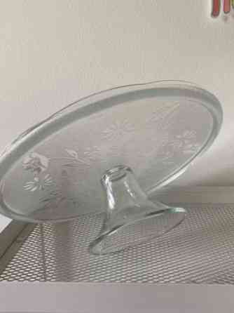 Lasinen tarjoulautanen kukkakuvioilla Rovaniemi