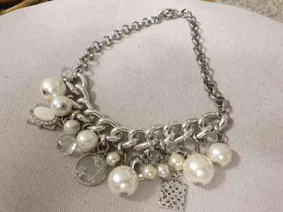 Erilaisia kaulakoruja Espoo