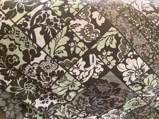 Marimekko :  Maija Isolan  " Pistaassi " , harmaasävyinen verho / pöytäliina Tuusula