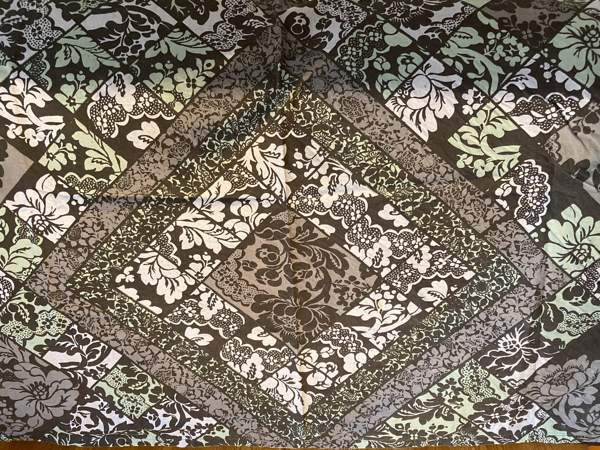 Marimekko :  Maija Isolan  " Pistaassi " , harmaasävyinen verho / pöytäliina Туусула - изображение 6