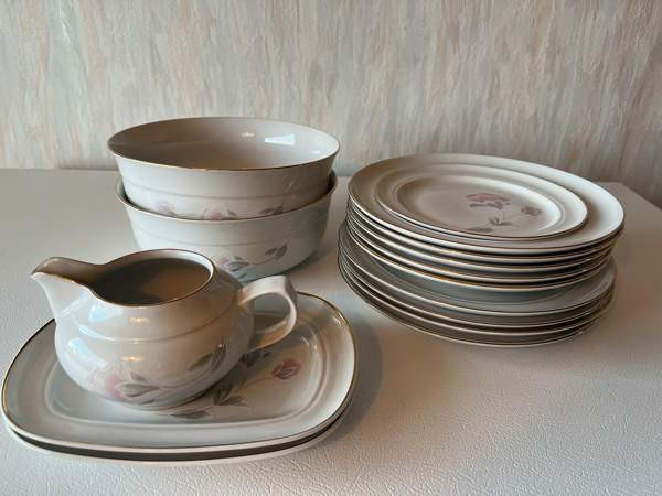 JLMENAU ruokailuastiasto Joensuu - valokuva 2