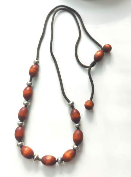 Puinen kaulakoru Nurmijärvi - valokuva 1
