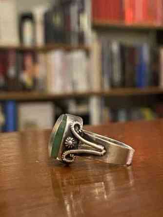 VARATTU! Vintage hopeinen sormus isolla vihreällä kivellä Vantaa