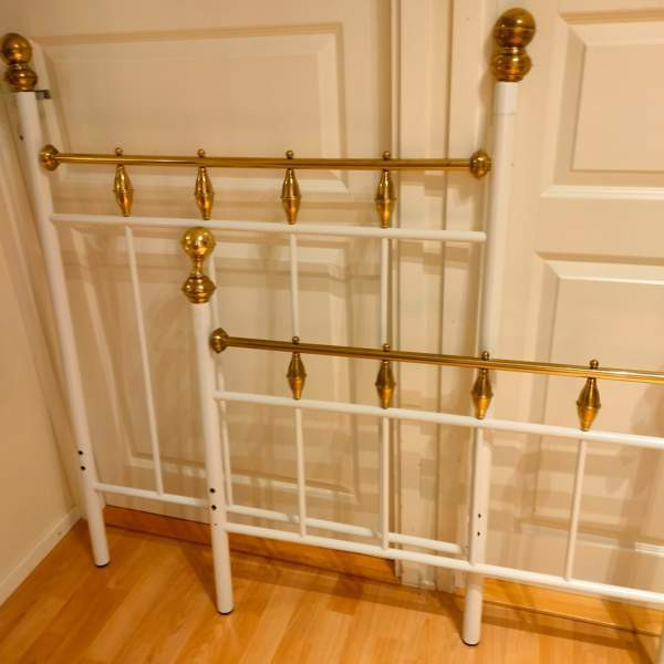 Kaksi rautasänkyä Turku – foto 1