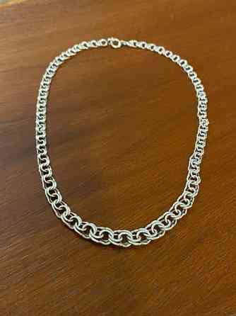 Näyttävä hopeinen bismarck kaulakoru Vantaa