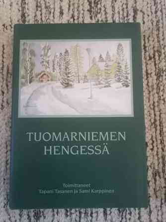 Tuomarniemen metsäoppilaitoksen historiasta kertovat kirjat Kyyjärvi