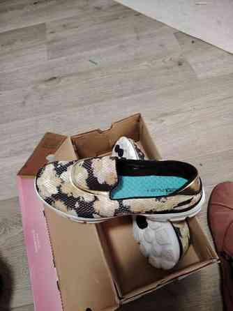 Tuommoiset kengät Hamina