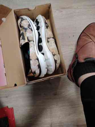 Tuommoiset kengät Hamina