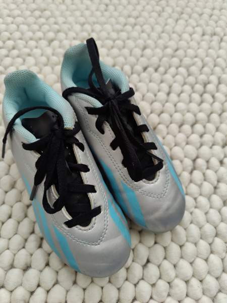 Lasten adidas jalkapallokengät, koko 29 Helsinki - изображение 4