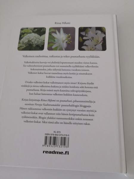 Valkoisten kukkien lumo kirja Jyvaeskylae – foto 2