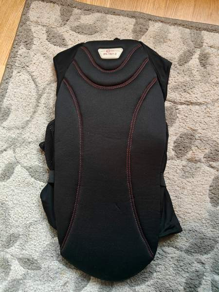 Turavaliivi Covalliero Mäntsälä - valokuva 1