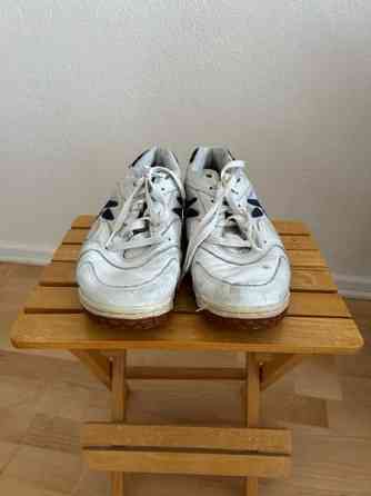 Miesten sisäpelikengät Helsinki