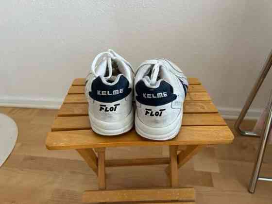 Miesten sisäpelikengät Helsinki