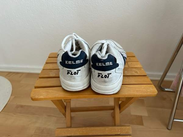 Miesten sisäpelikengät Helsinki – foto 4