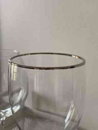 Kaksi isoa viinilasia/jalkalasia Rovaniemi