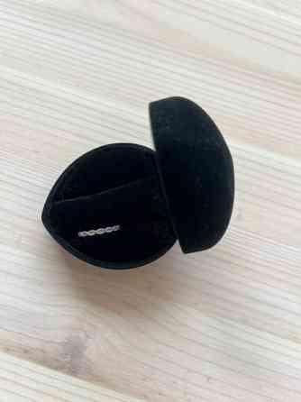 Valkokultainen timanttisormus Tampere