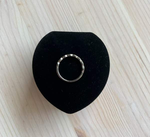 Valkokultainen timanttisormus Тампере - изображение 2