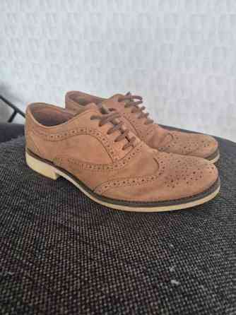 Miesten kengät, koko 42. Nousiainen