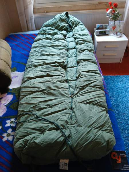 Myydään kaksi untuvamakuupussia Espoo - photo 1