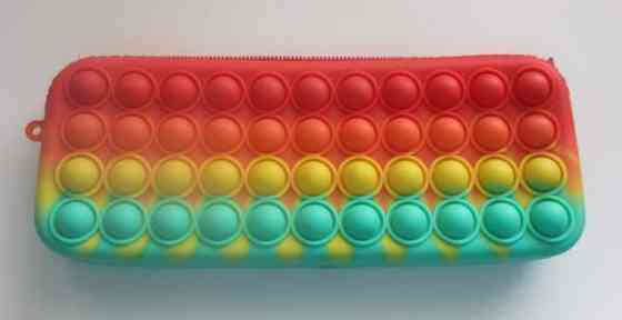 Pieni muovinen penaali / pussukka Espoo