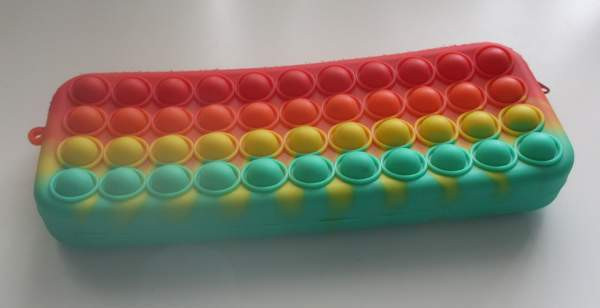 Pieni muovinen penaali / pussukka Espoo – foto 3