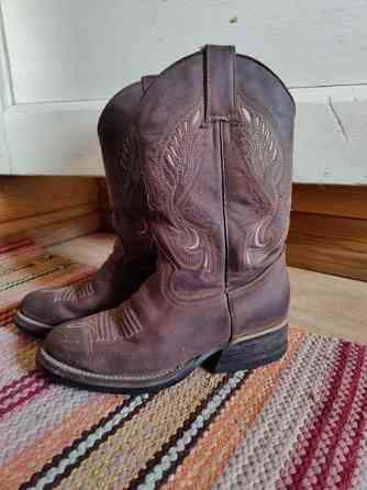 Bootsit 37 Petäjävesi