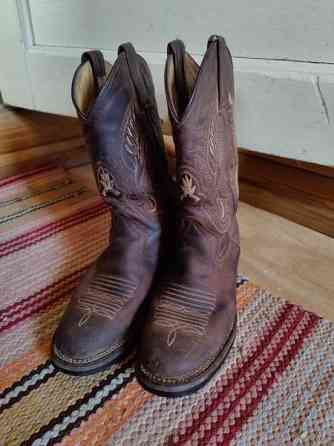 Bootsit 37 Petäjävesi